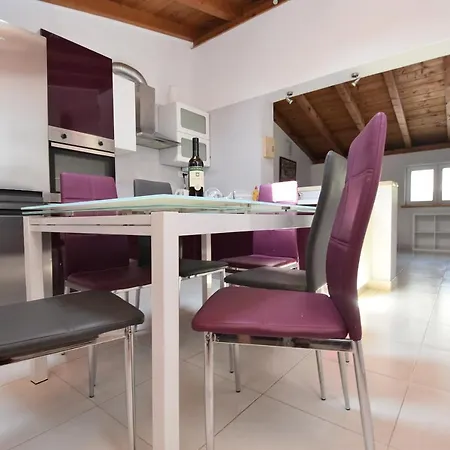 House Lovre In Holiday home