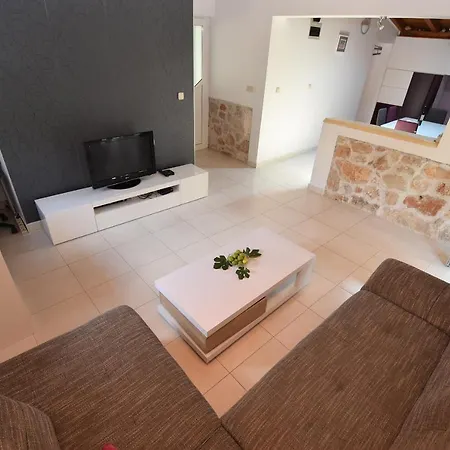 House Lovre In *