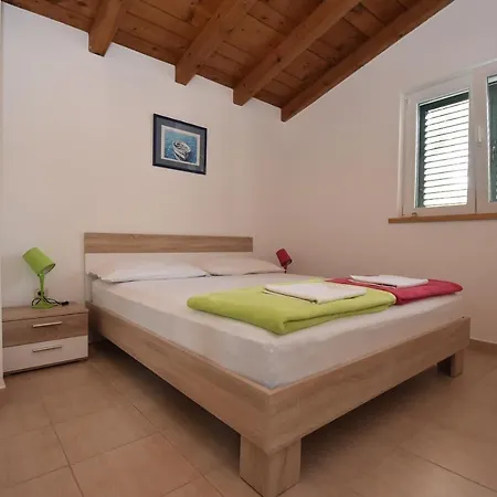 House Lovre In * Murter