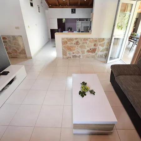 House Lovre In Holiday home *